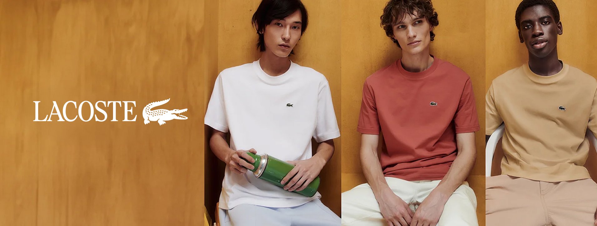 Foto com 3 modelos masculinos vestindo Lacoste