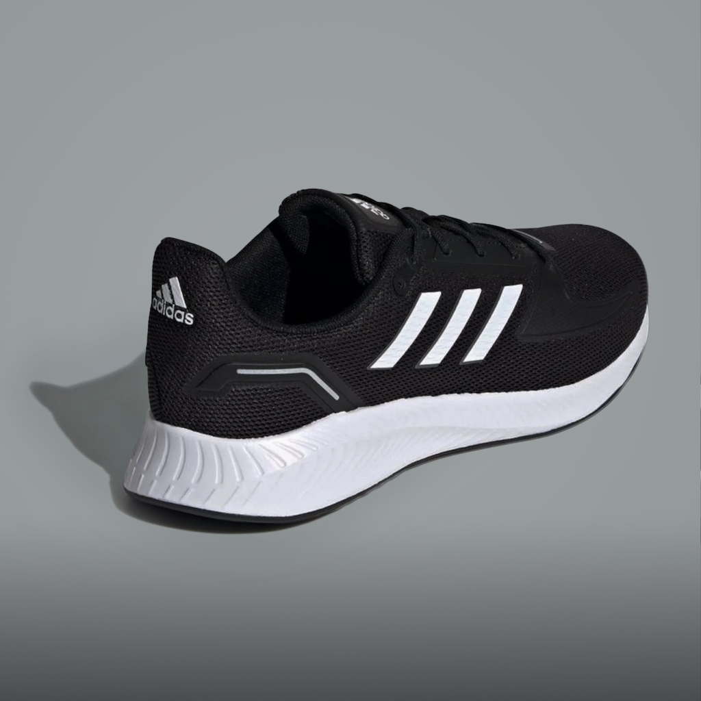 Tênis de corrida Adidas preto com listras brancas