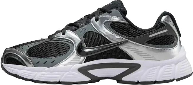 Tênis Nike V5 Run preto e prata masculino disponível na Dafiti.