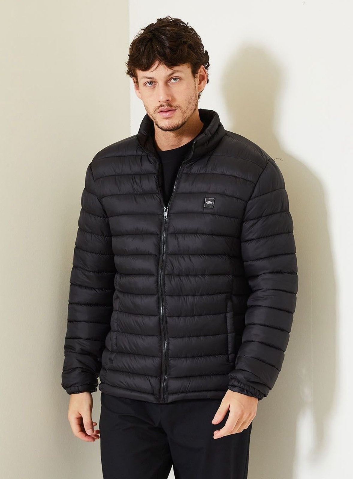 Jaqueta Puffer Masculina com Gola Alta Triton Preto