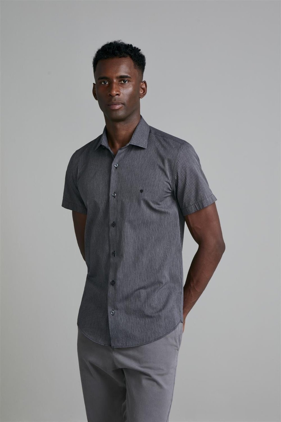 HIGHSTIL Camisa Manga Curta Slim Fit Listrada – Preto