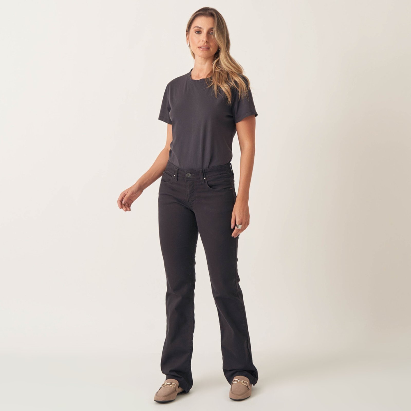 Vista 3 Calça Jeans Confort Reta Cintura Alta Cós Revel Listras Bloom preto Bloom preto