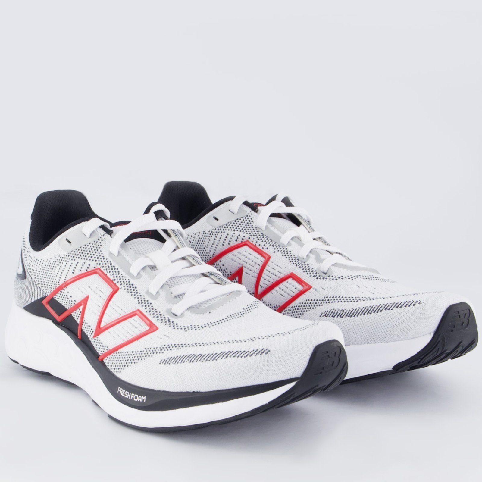 Vista 3 Tênis New Balance Fresh Foam 680 V8 preto New Balance preto