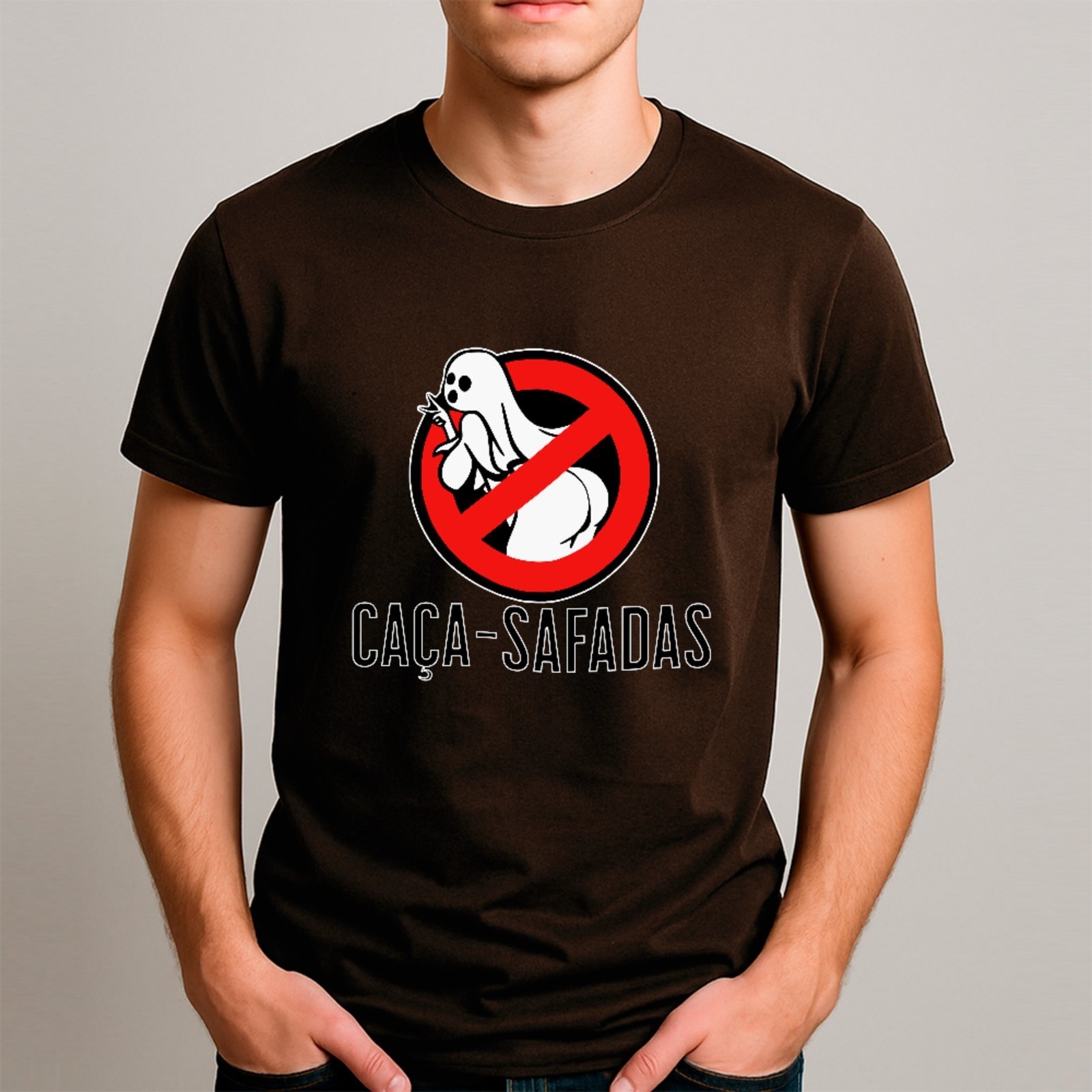 Vista 2 Camiseta Ousy Básica Caça Safadas Meme Carnaval Solteiro Unissex preto ousy preto