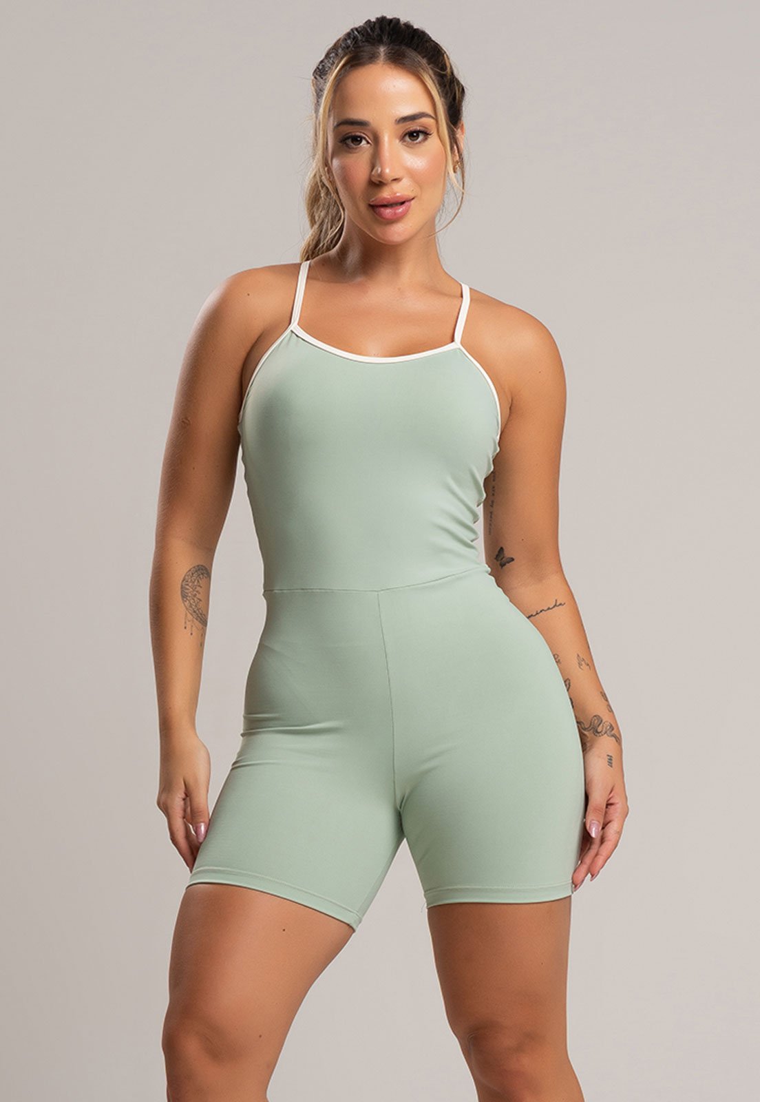Vista 3 Macaquinho Alcinha Off White Fitness MVB Modas Academia Poliamida Pistache verde white Mvb Modas verde white