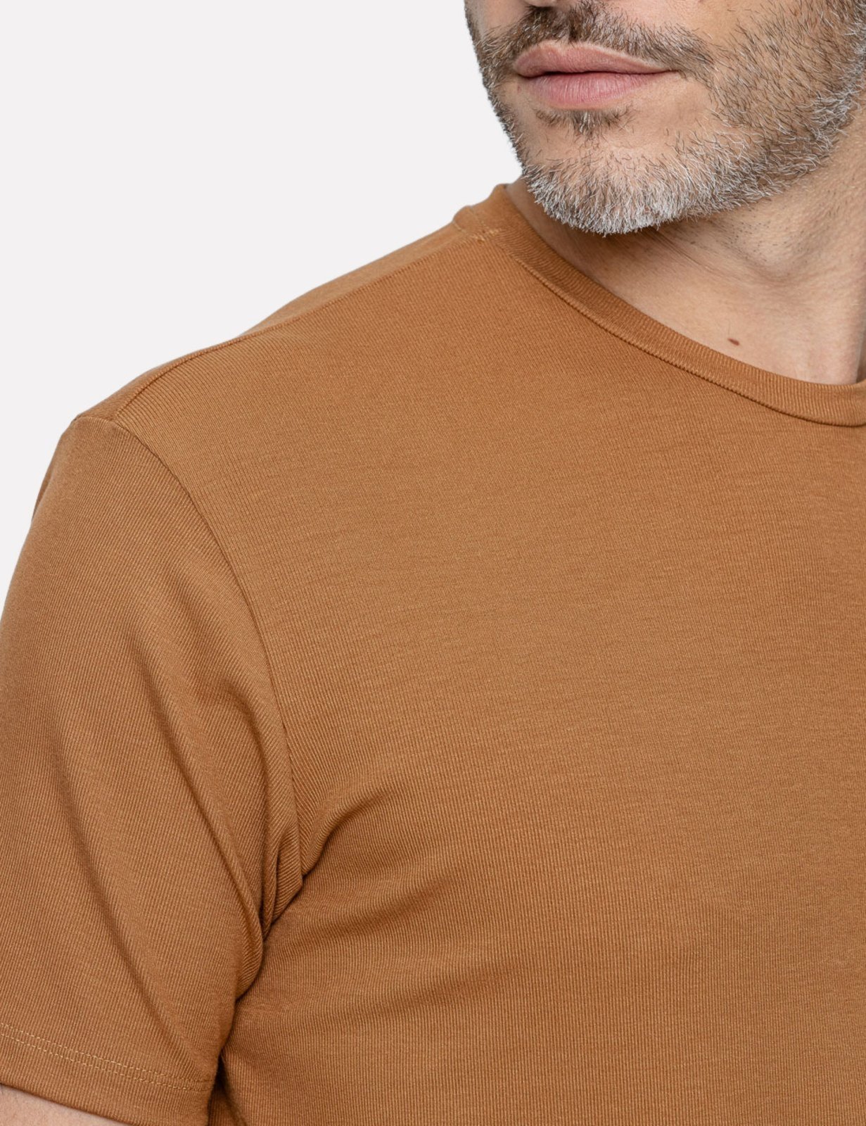 Vista 3 Camiseta K&J Black Regular Premium Visco Rib Flex Ocre Escuro King E Joe marrom black King E Joe marrom black