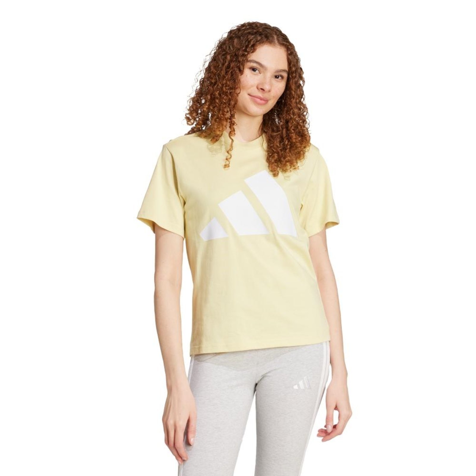 Camiseta Essentials de Algodão com Logotipo Grande adidas Sportswear Amarelo