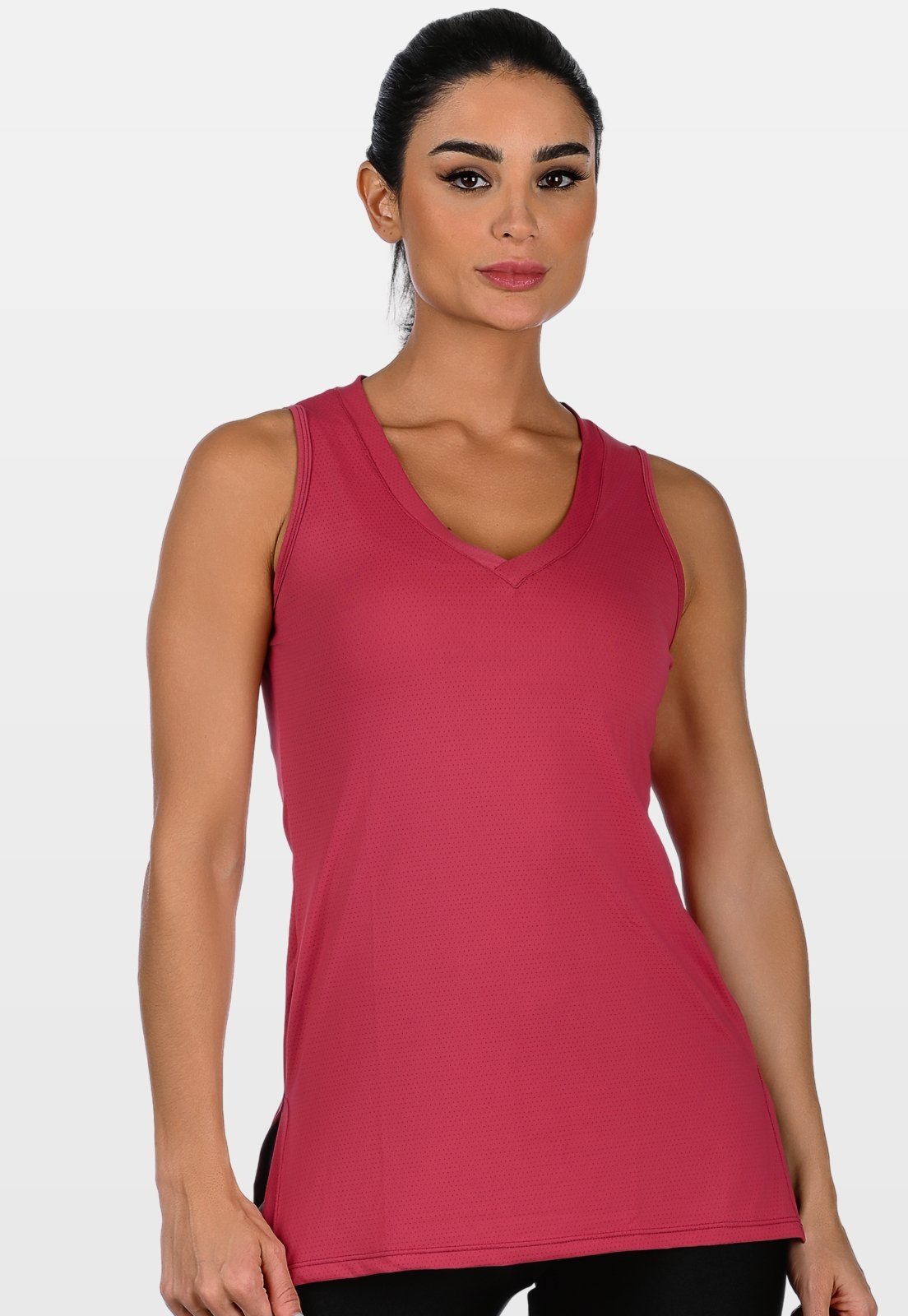 Blusa Fitness Regata Decote V NewTrip Summer Soul Com Fenda Vermelha