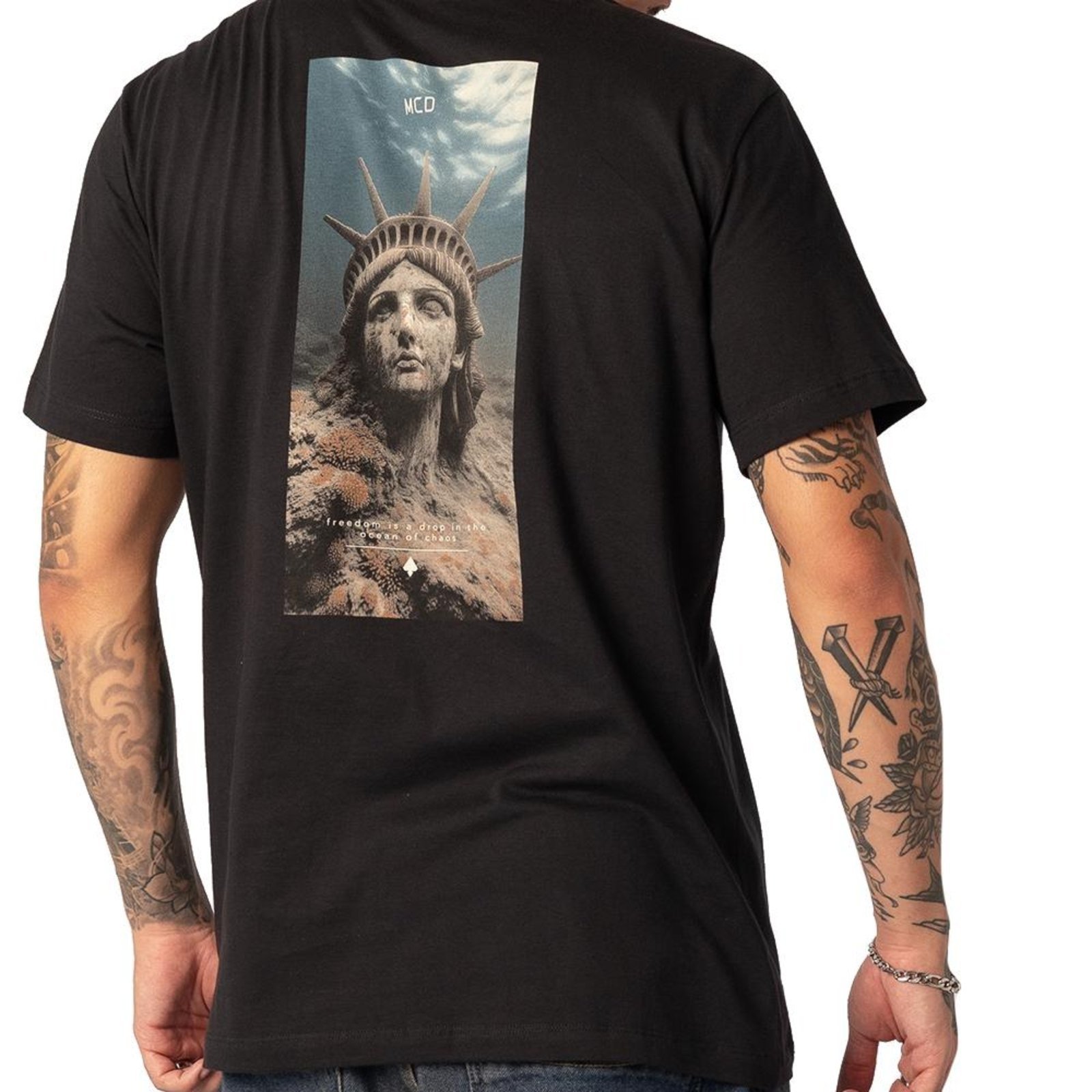 Vista 3 Camiseta MCD Estatua SM26 Masculina preto MCD preto
