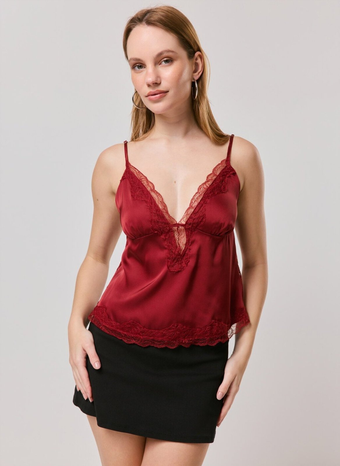 Top Em Cetim Com Renda