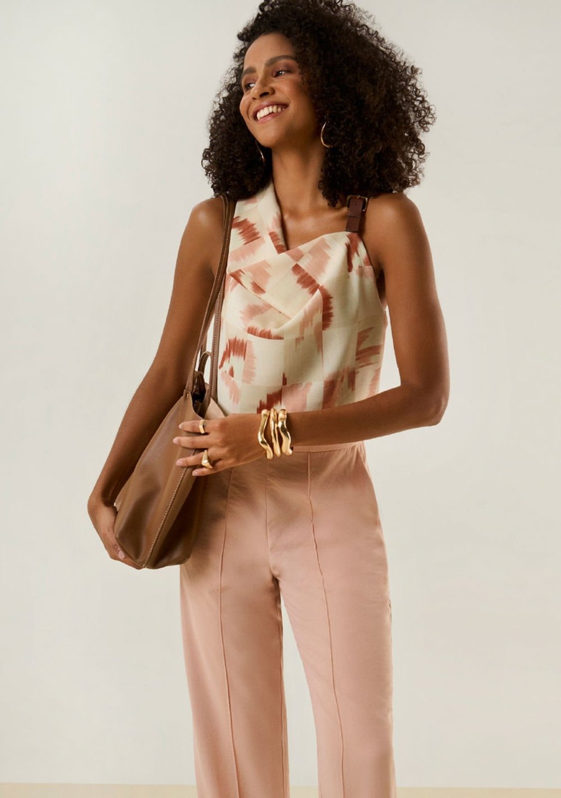 Blusa Maria Valentina Solta Decote V Sem Alça Padrão Bege