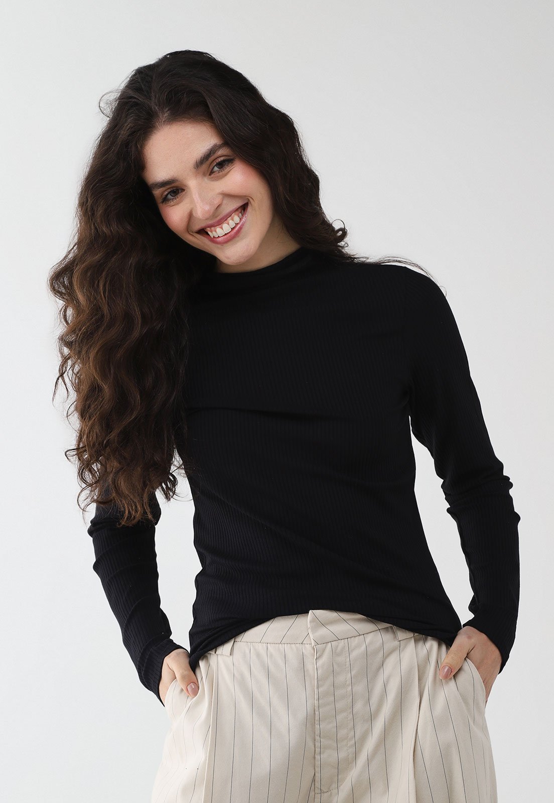 Vista 2 Blusa Feminina Lez a Lez Malha Canelada Sevilha Preta preto Lez a Lez preto