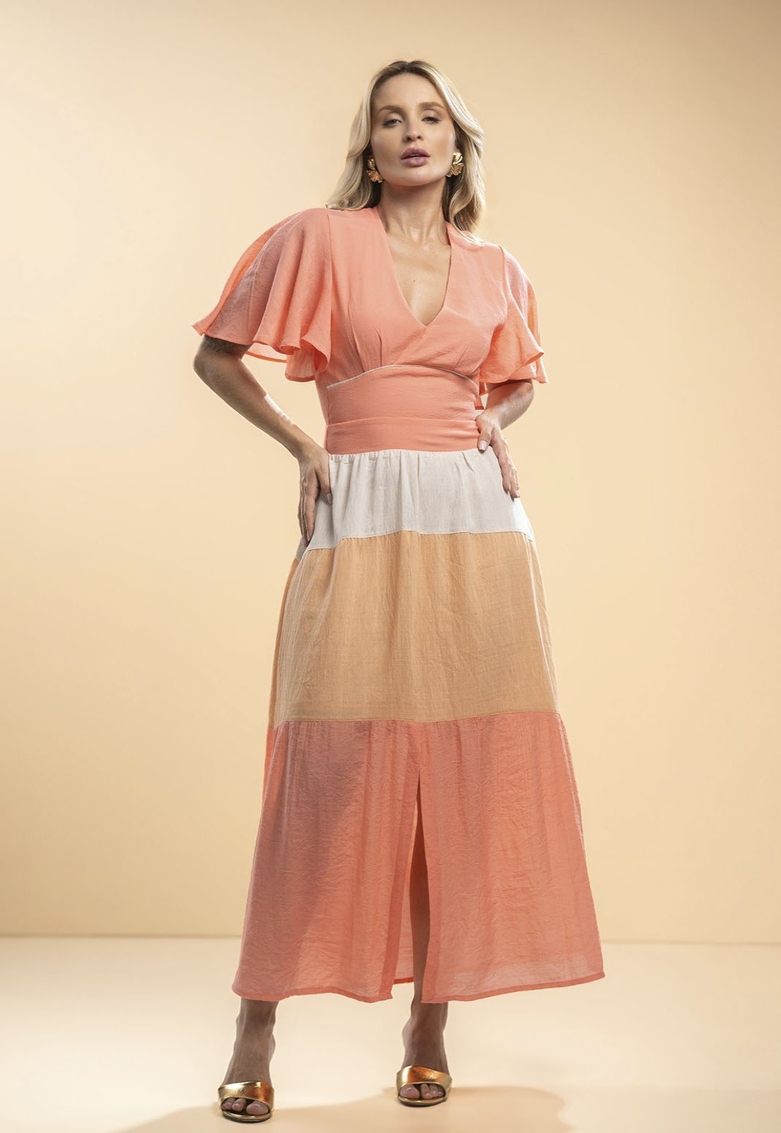 Vestido Kímika Midi Decote V Bloco de Cores