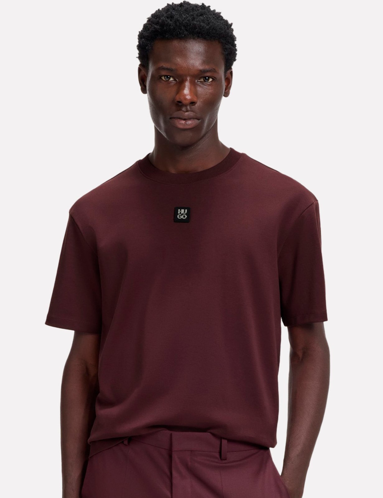 Vista 2 Camiseta Hugo Boss Masculina Regular Fit Dalile Vinho Escuro bordô Hugo Boss bordô