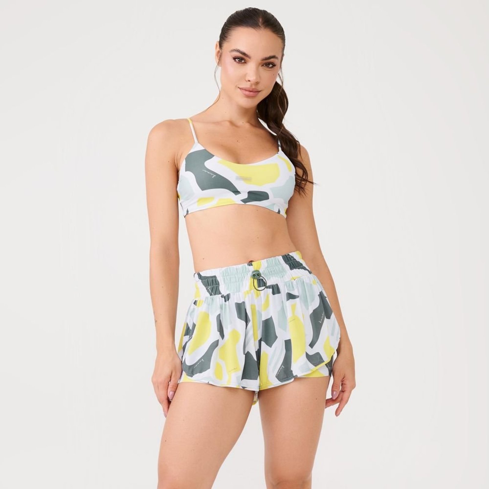 Short Com Pregas Estampa Awake Poliamida Soft Donna Carioca
