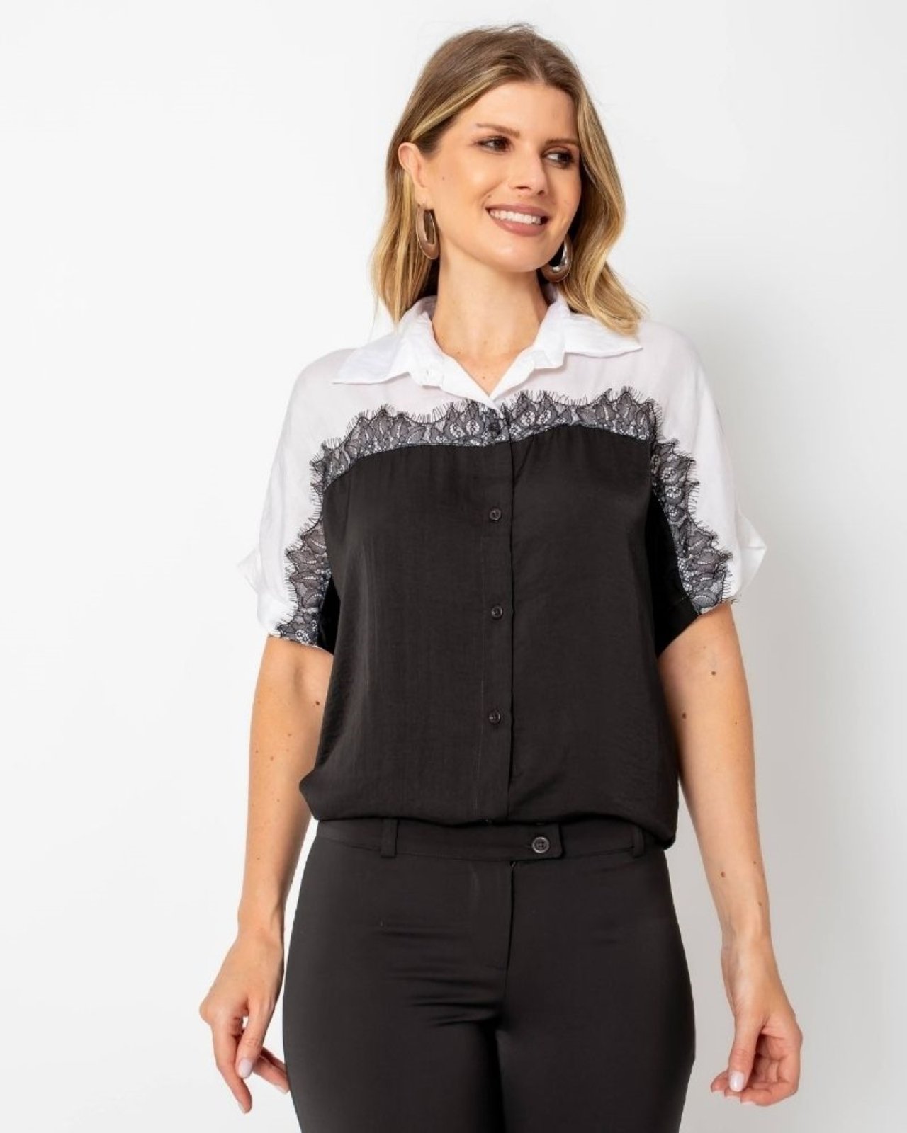 Vista 3 Camisa Acetinada com Renda Preta preto preto