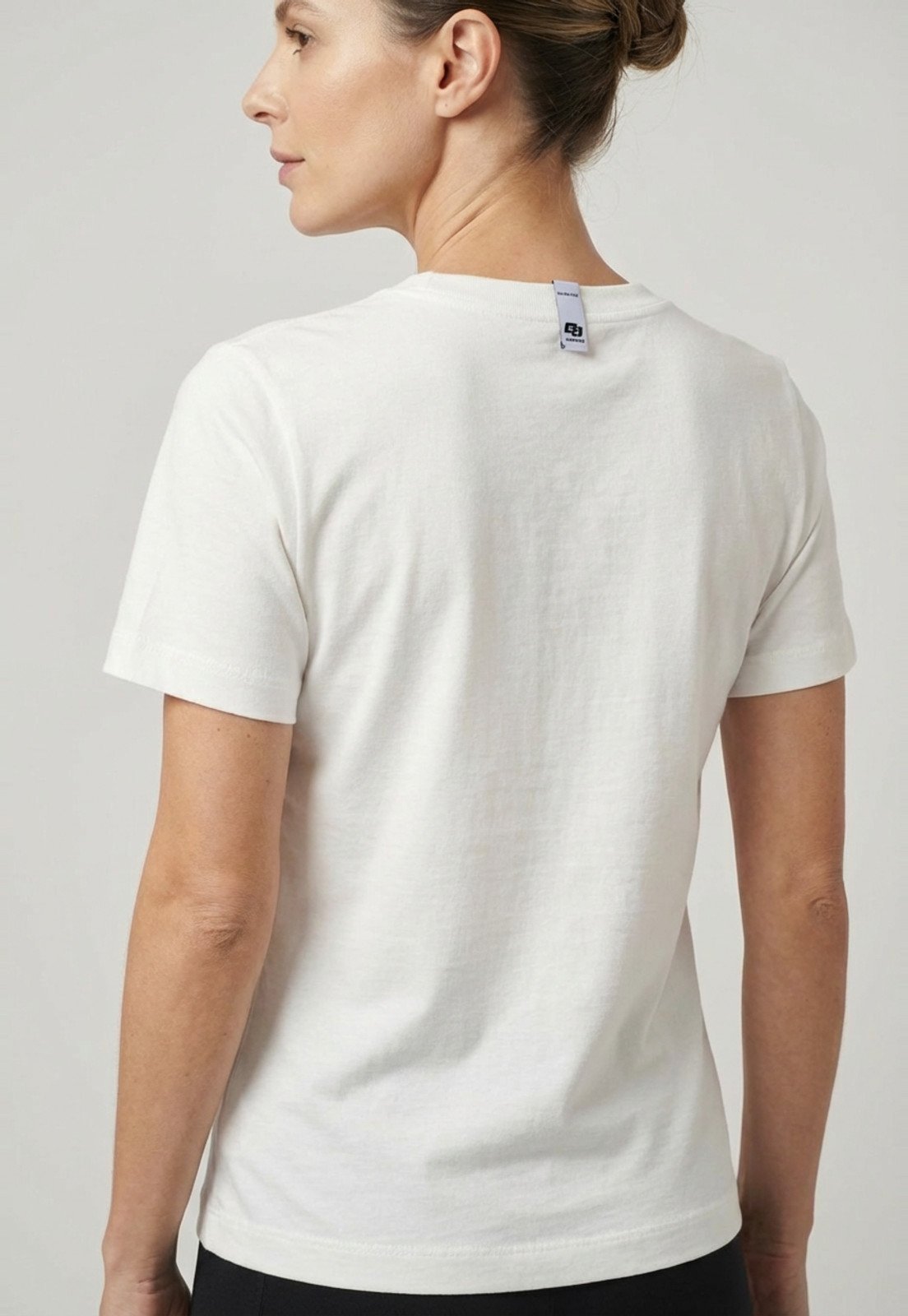 Vista 3 Camiseta Feminina Colcci Estampa Gráfica Branca branco Colcci branco