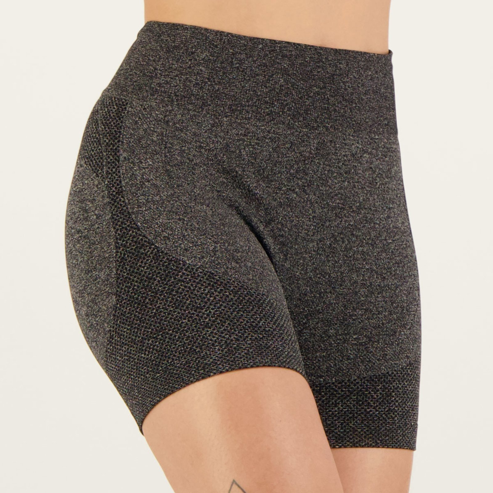 Vista 3 Shorts Selene Feminino Preto Mescla cinza SELENE cinza