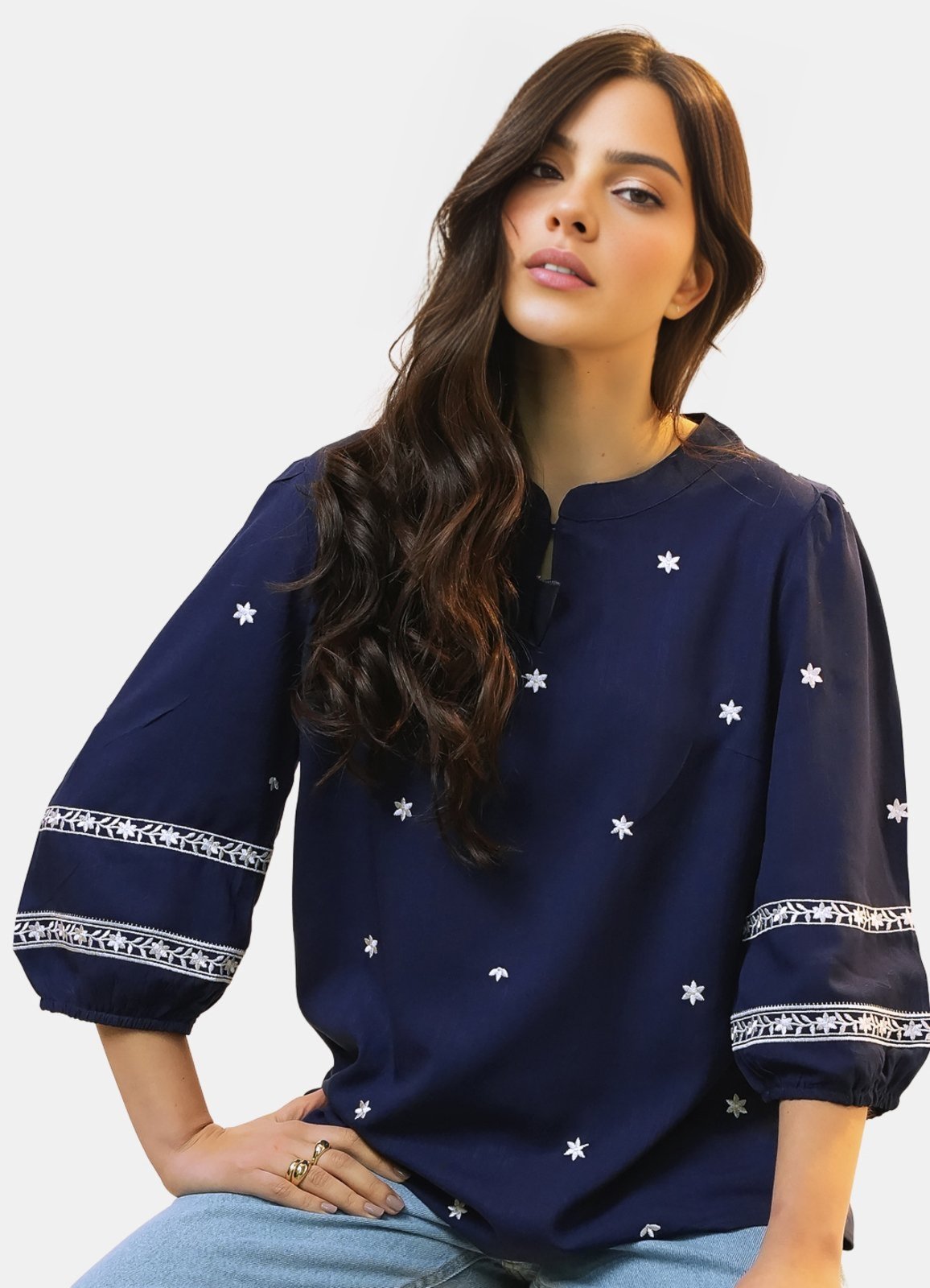 Vista 3 Blusa Feminina Marinho em Viscose Manga 3/4 Bordada Branco SOB azul SOB azul