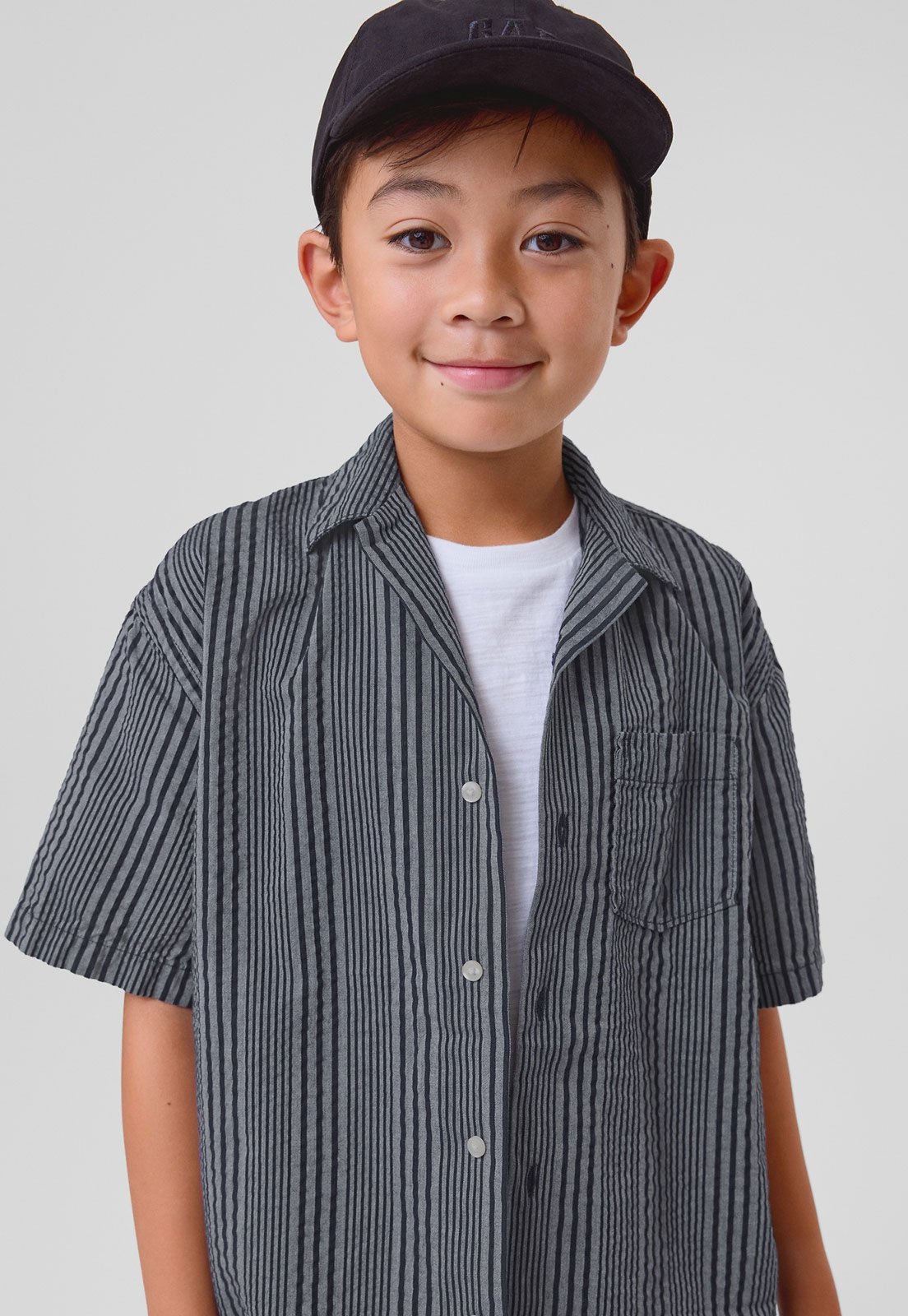 Infantil – Camisa Manga Curta GAP Listrada Cinza