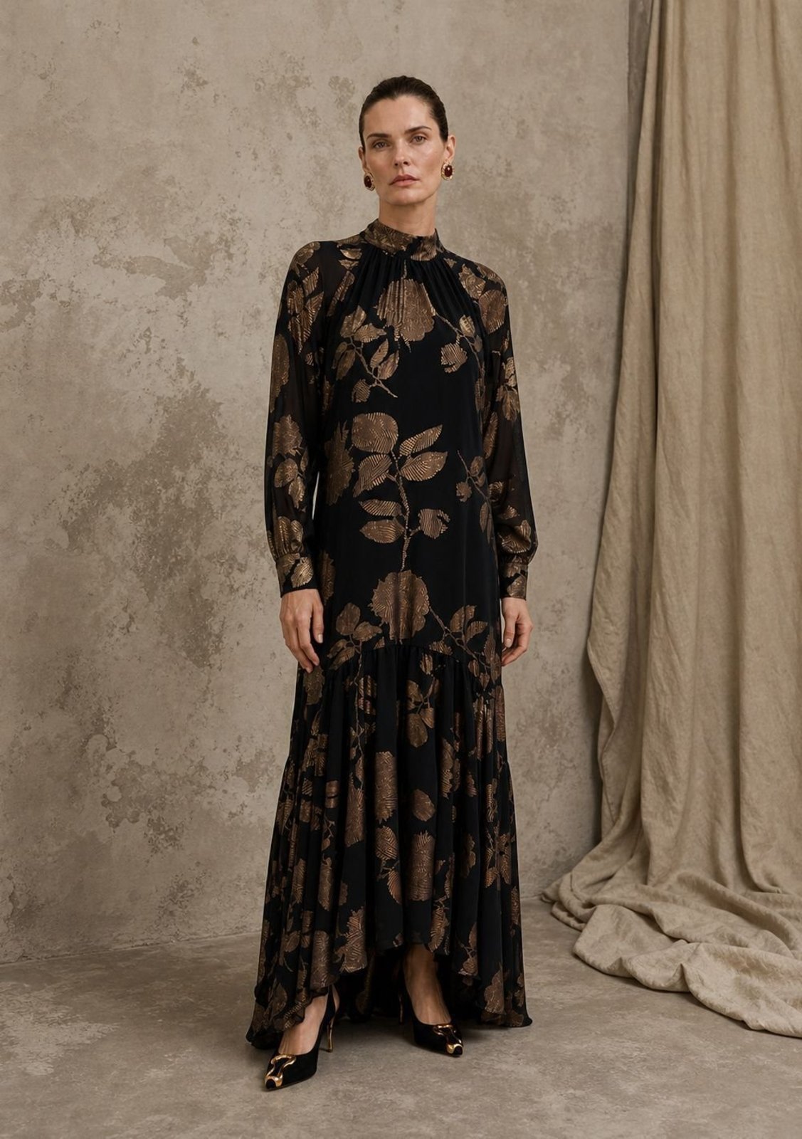 Vestido Iódice Solto Gola Alta Manga Longa Longo - Preto