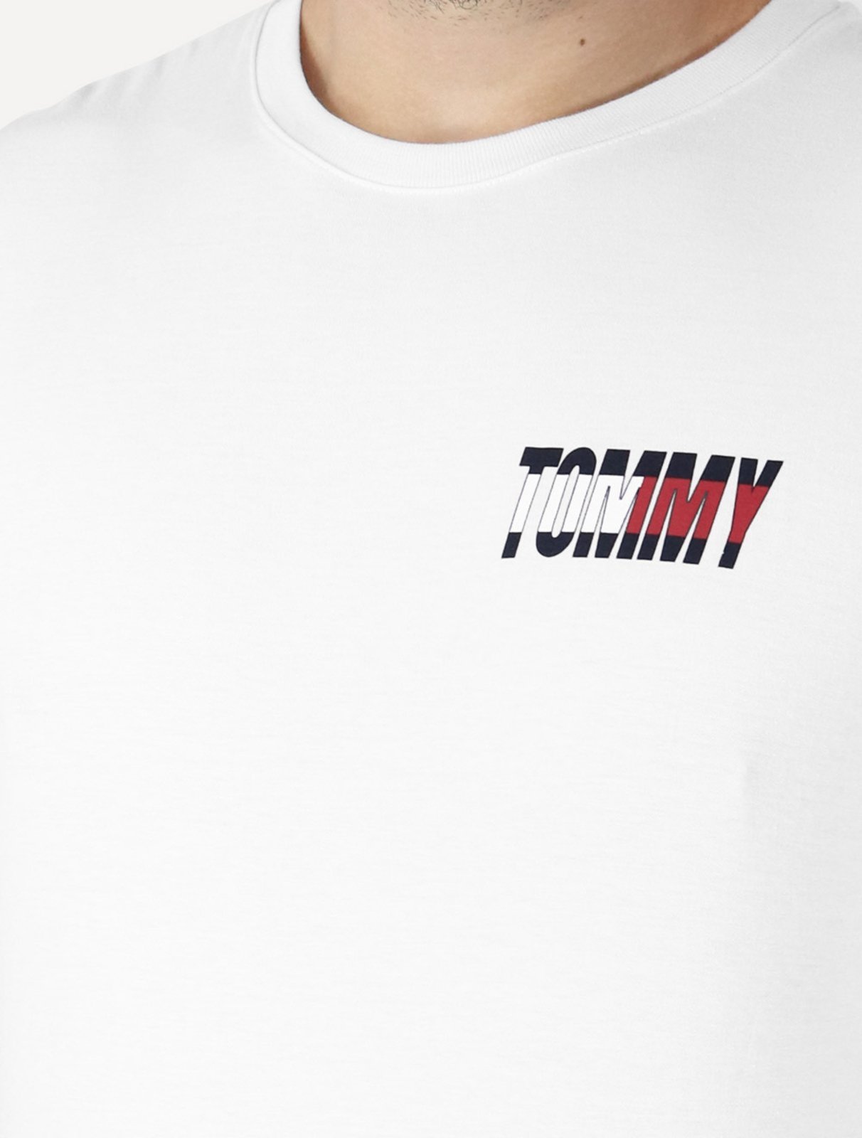 Vista 3 Camiseta Tommy Jeans Masculina Regular Italic Colors Logo Branca branco Tommy Jeans branco