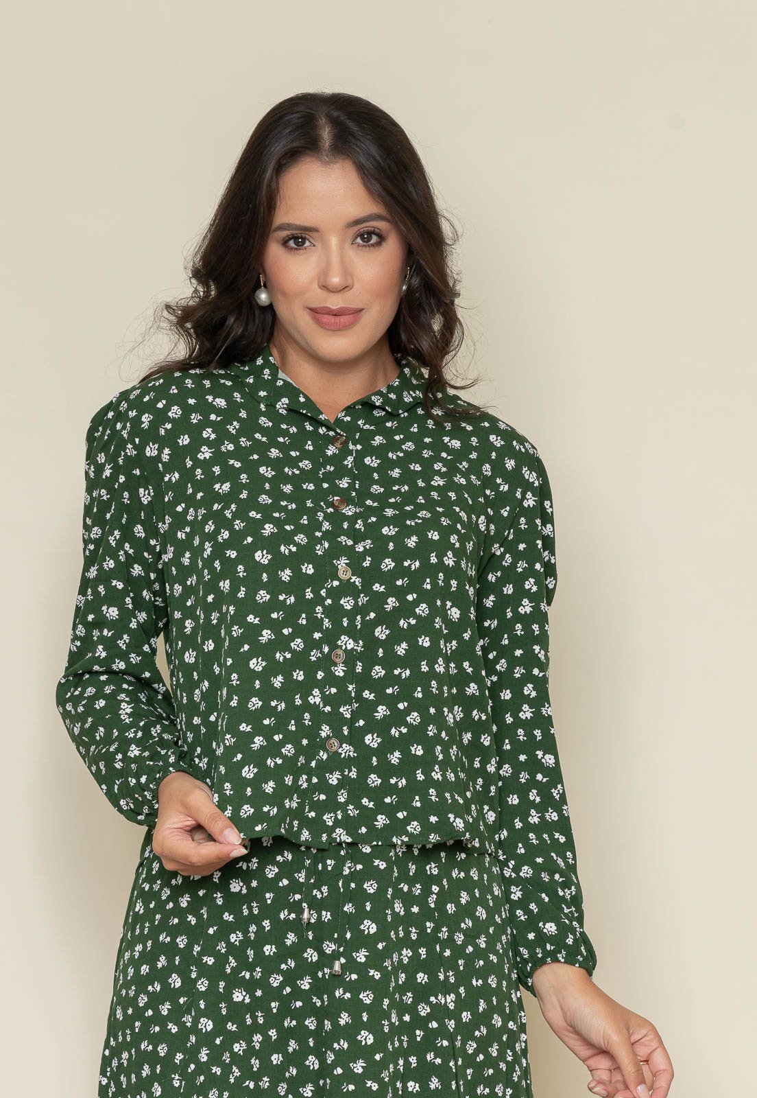Vista 2 Camisa Aura Dani Manga Longa Viscolinho Floral verde verde