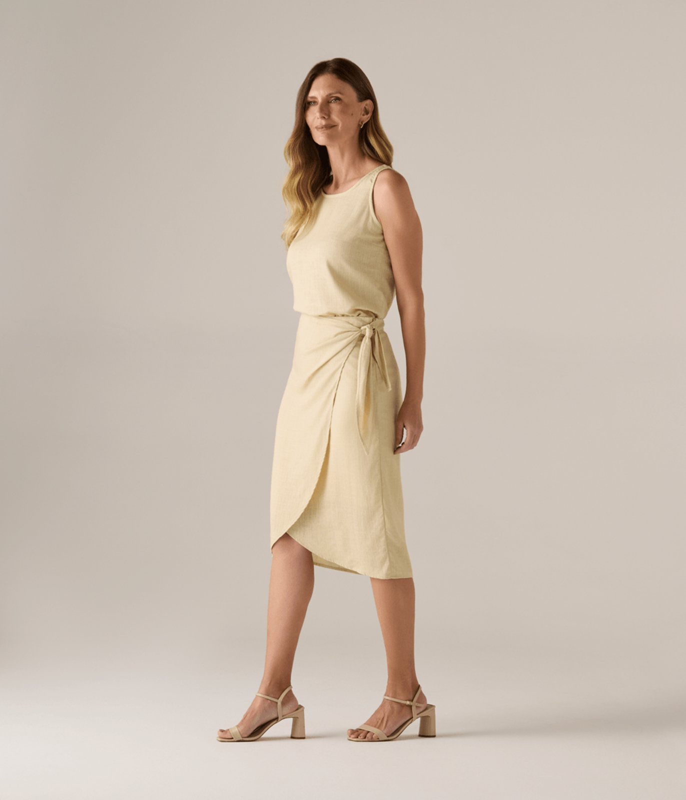 Saia Makenji Pareo Com Amarracao Lateral Feminina Amarelo Claro