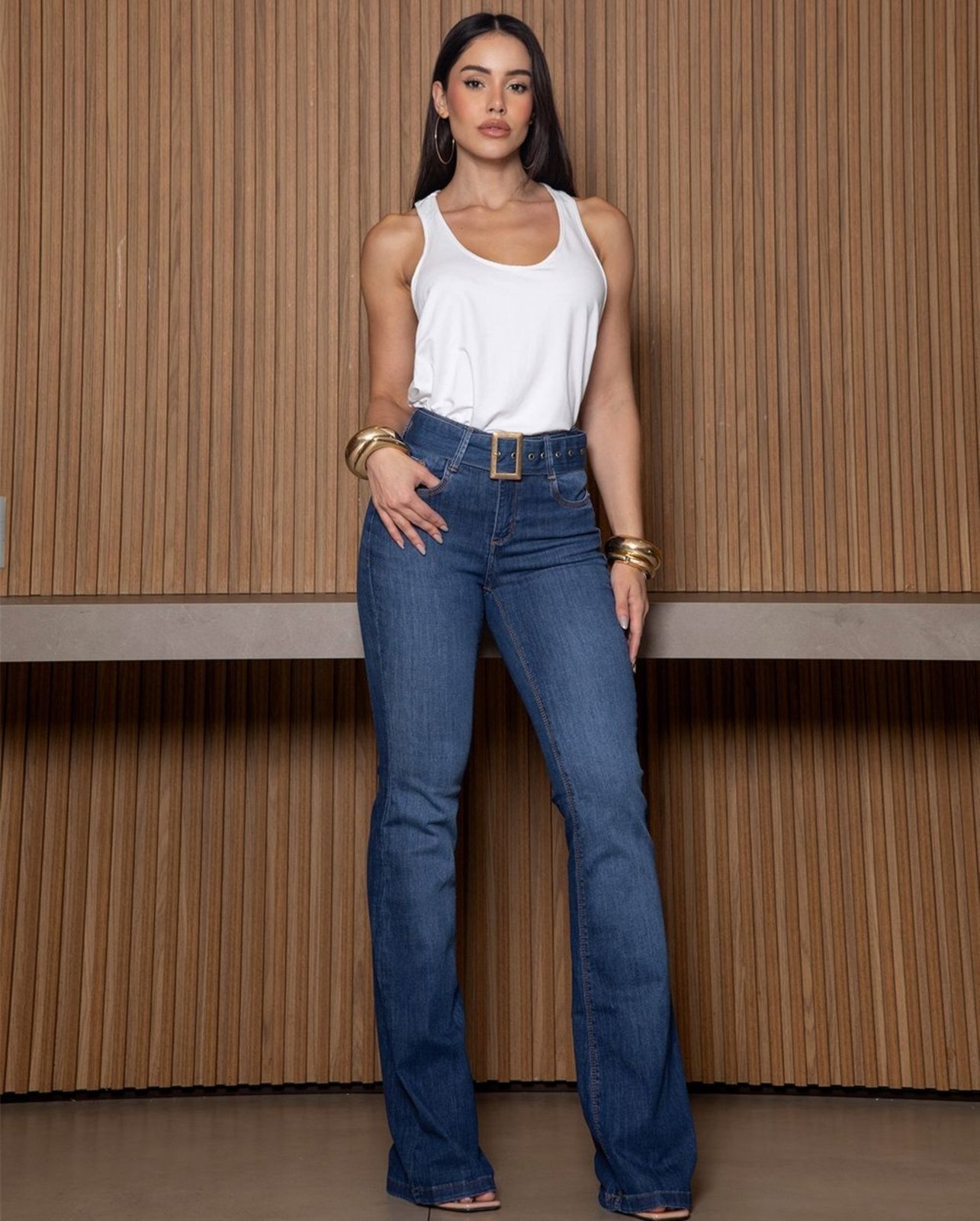 Calça Jeans Flare Feminina com Cinto 24907 Sky Escuro Consciência