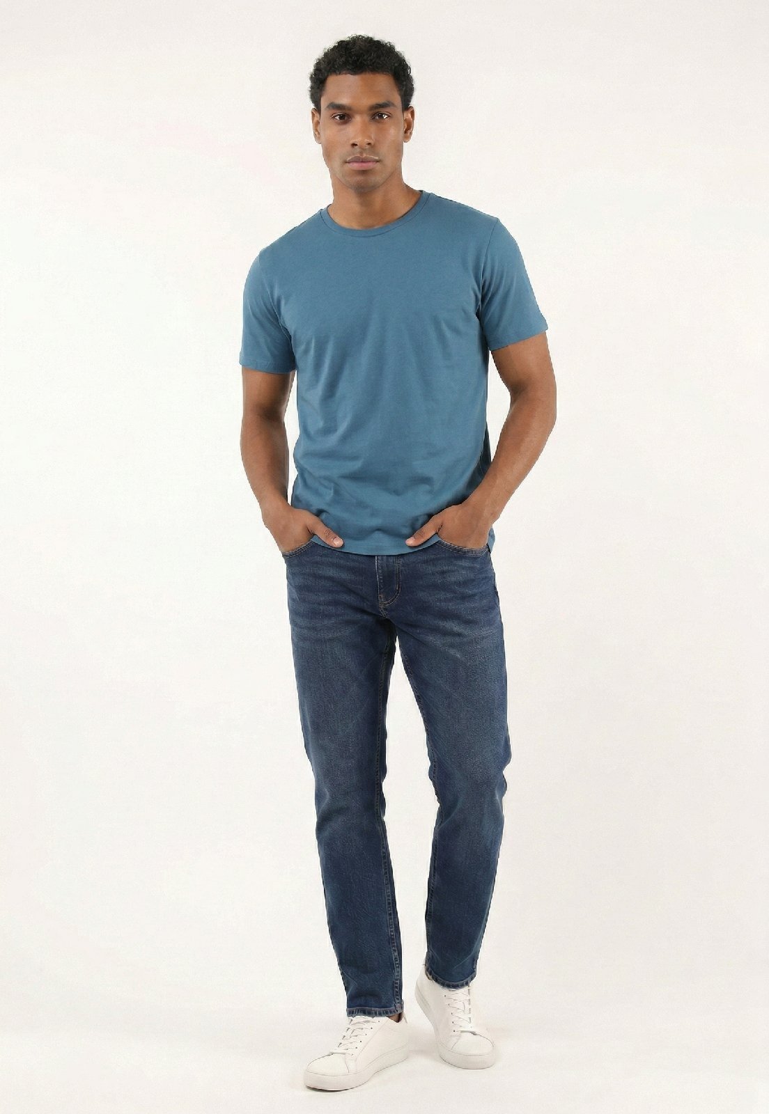Camiseta Masculina em Meia Malha Just Basic Azul