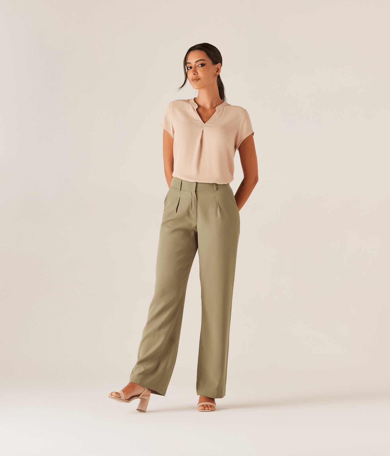 Calca Pantalona Com Pregas Feminina Verde Militar