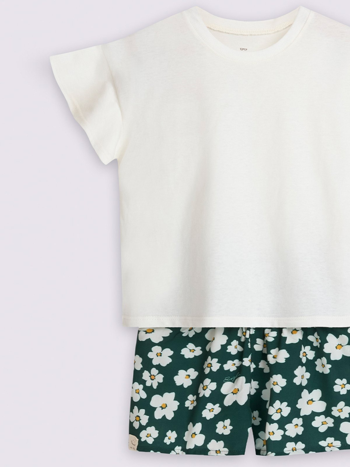 Vista 3 Infantil - Conjunto Menina Bugbee Blusa Lisa Manga Curta Gola Redonda Meia Malha Shorts Estampado Viscose Off White New Off branco/off-white/verde white Bugbee branco/off-white/verde white