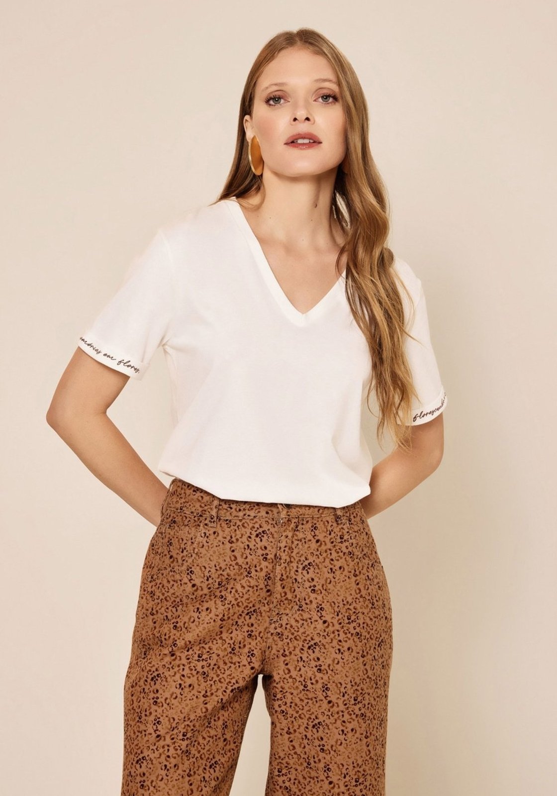 T-shirt Em Malha Penteada Com Bordados