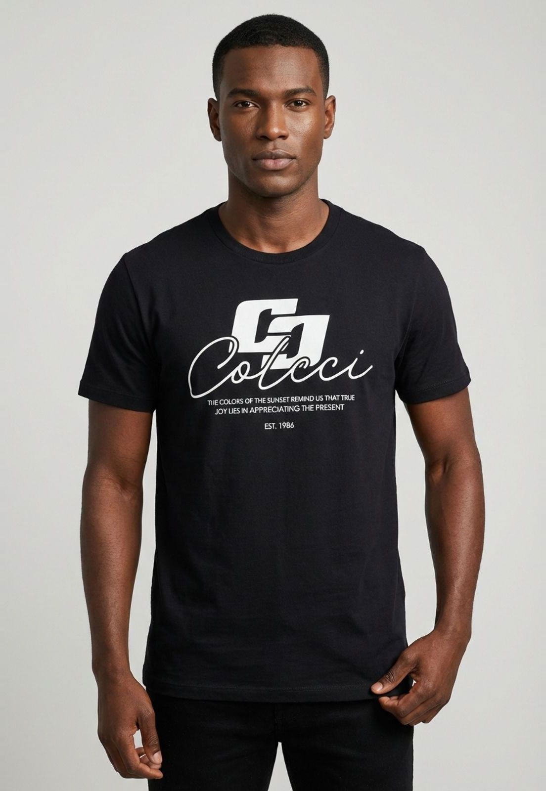 Camiseta Masculina Colcci Estampa Frontal Preta