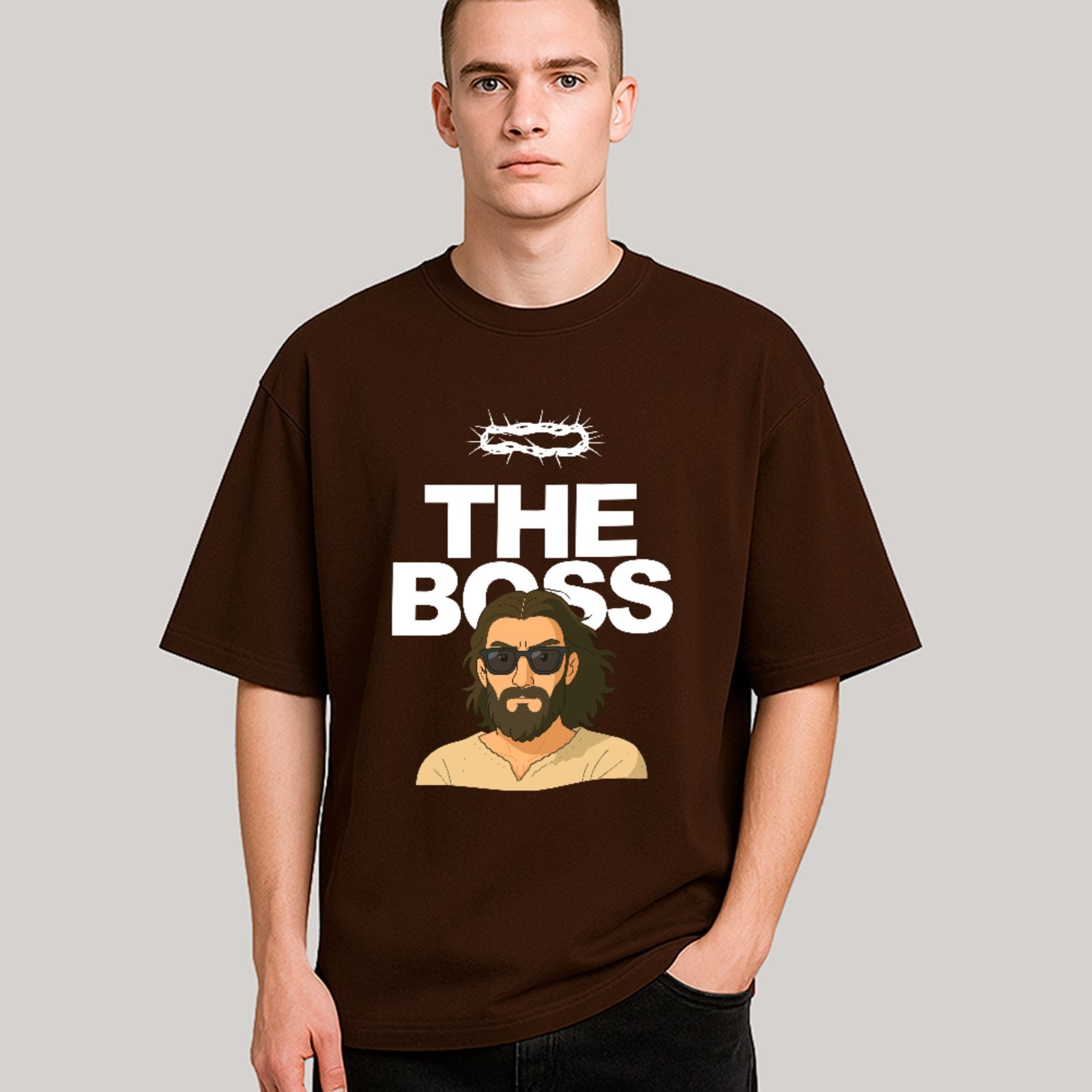 Camiseta Unissex Ousy Cristã The Boss Oversized Marrom