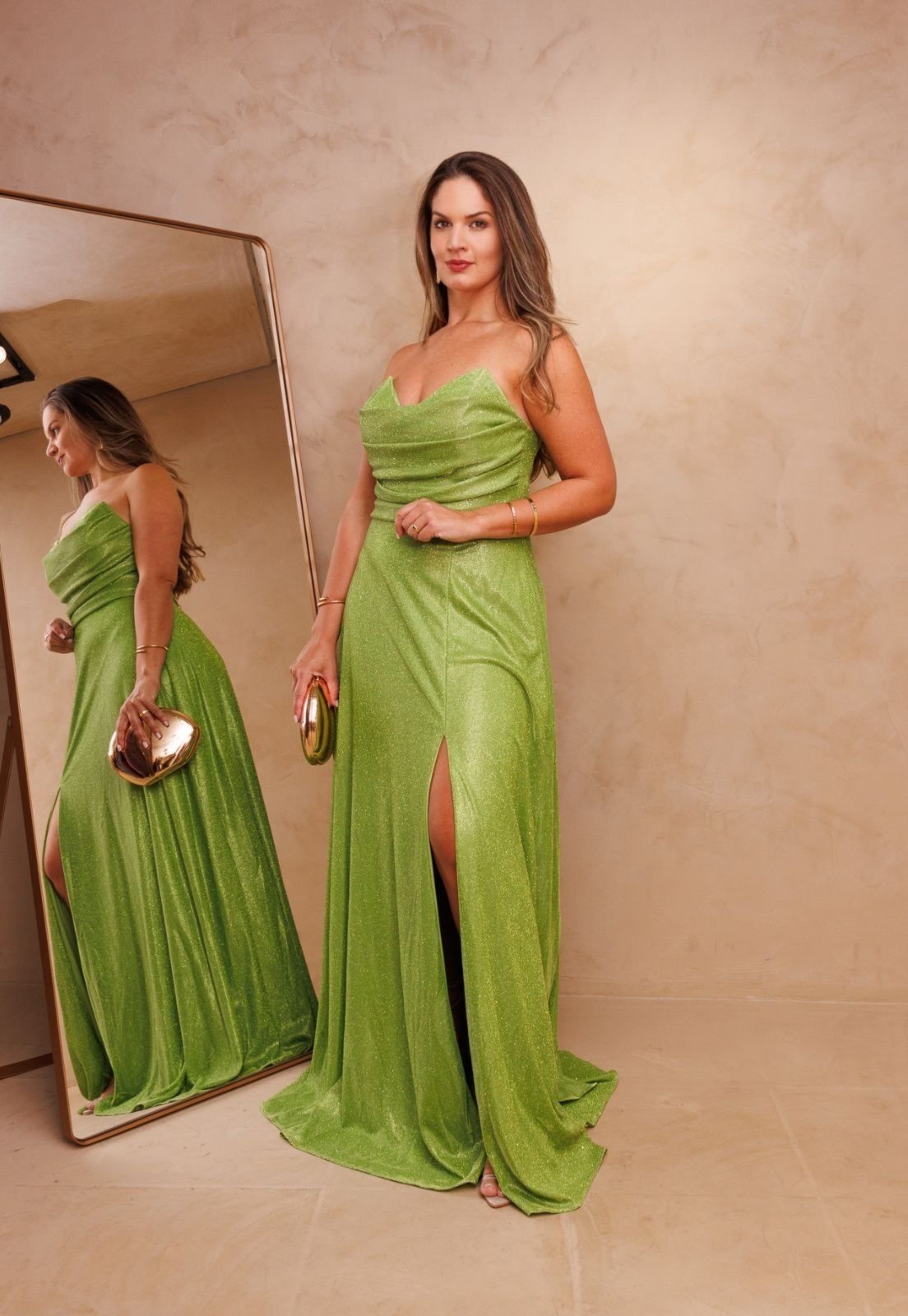 Vestido Longo Tomara que Caia Madrinhas com Fenda Majestic Verde Oliva
