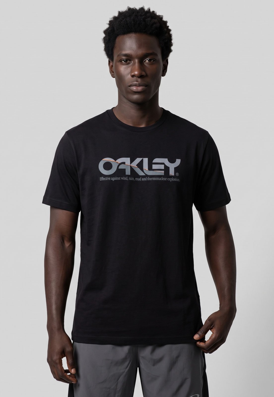 Camiseta Masculina Oakley Estampa Frontal Preta