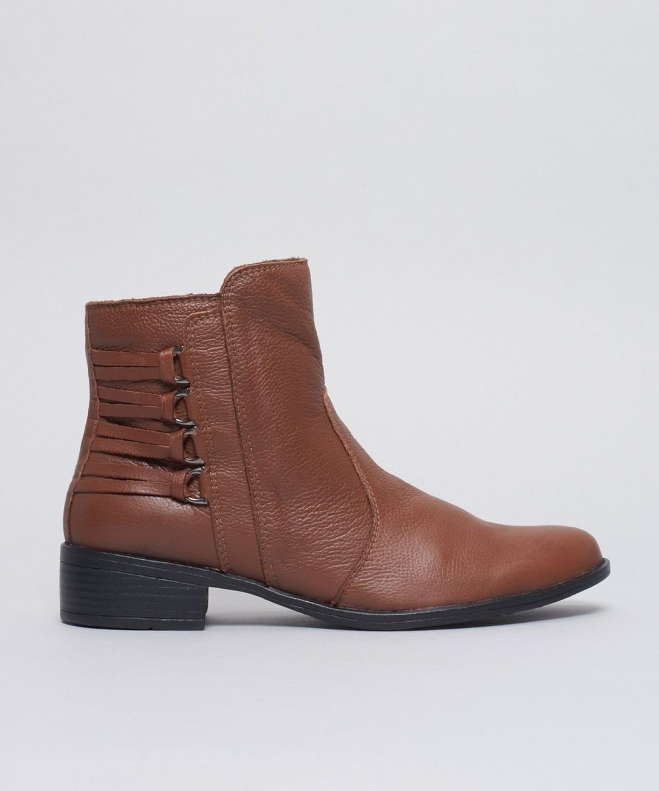 Bota Media Detalhe Argolas - Caramelo 34 - caramelo