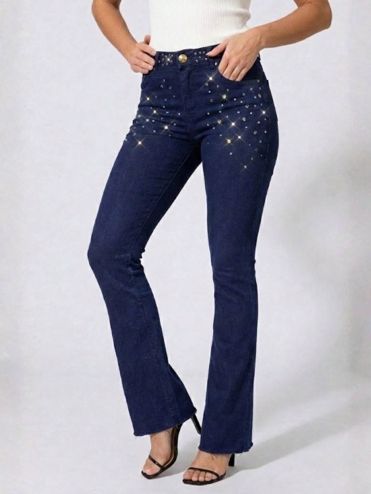 Calça Feminina Flare Jeans com Cós de Strass e Pedraria Mix Premium Calça Jeans Feminina Flare Boca de Sino