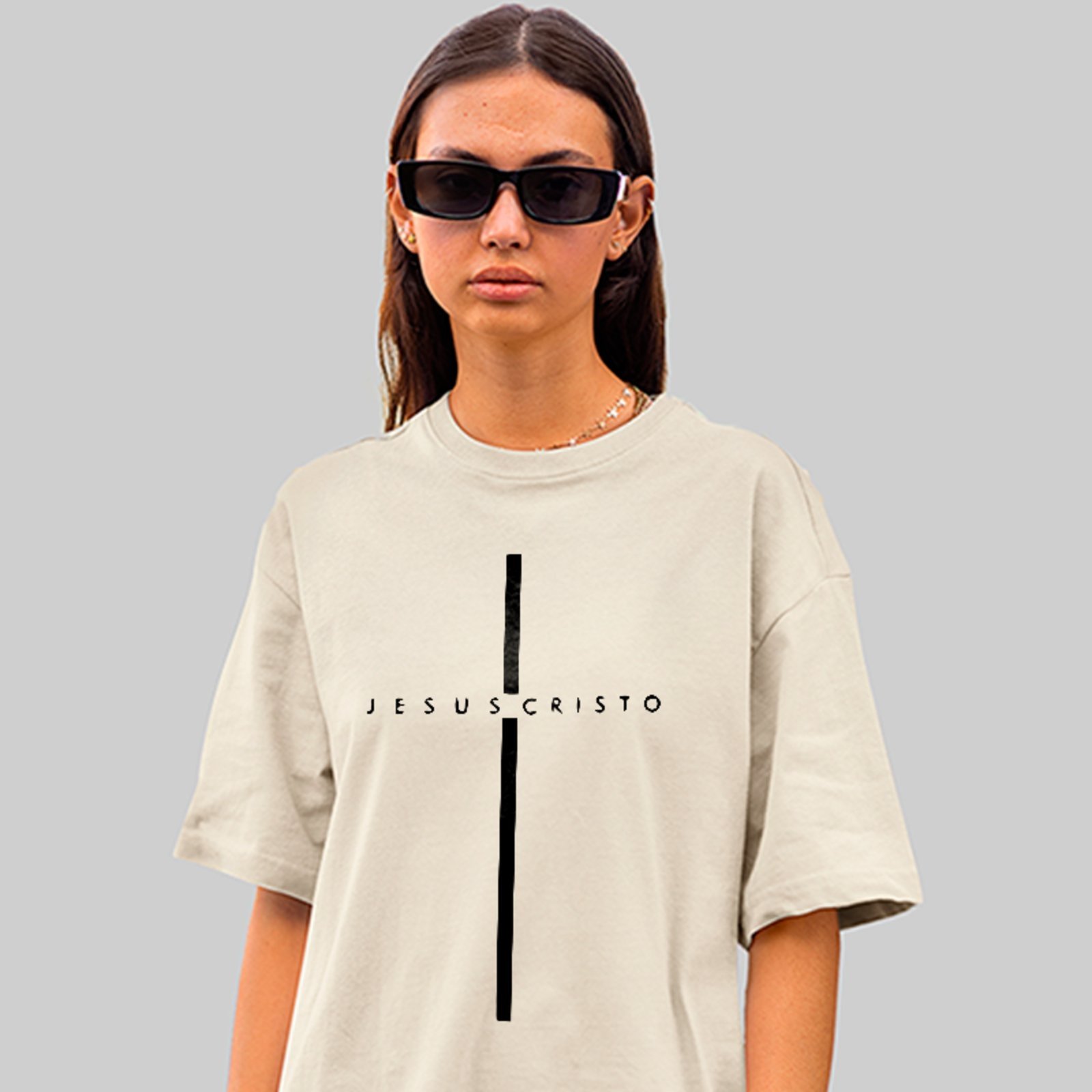 Camiseta Oversized Jesus Cristo Estilo Minimal Cristão Religiosa Fé Off White