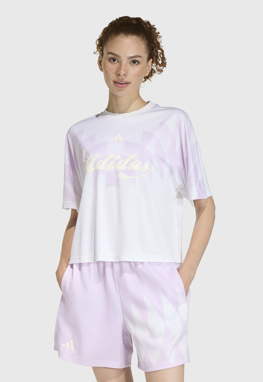 Camiseta Feminina adidas Sportswear Manga Curta Branca