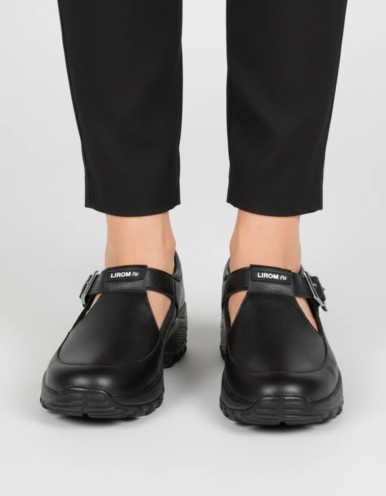 Sapato Feminino Lirom Preto com Fivela e Design Confortável para Uso Diário