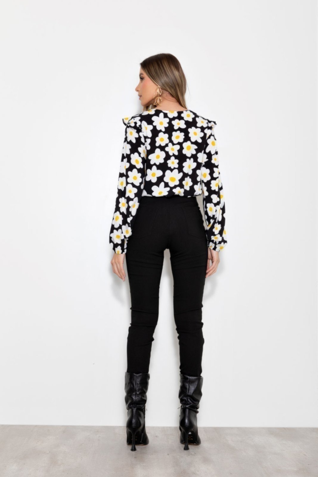 Vista 3 Blusa Vanibele Preto floral Vanibele floral