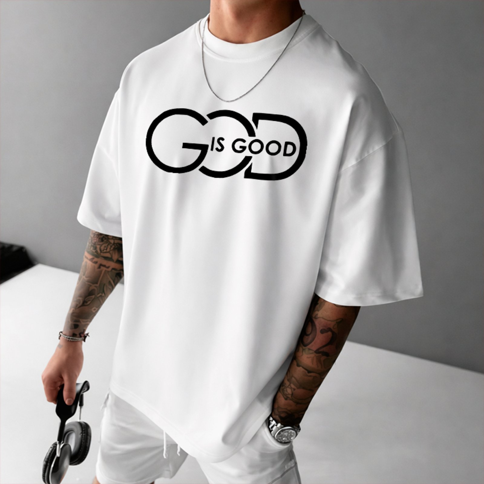 Camiseta Oversized God Is Good Fé Cristã Unissex Branco