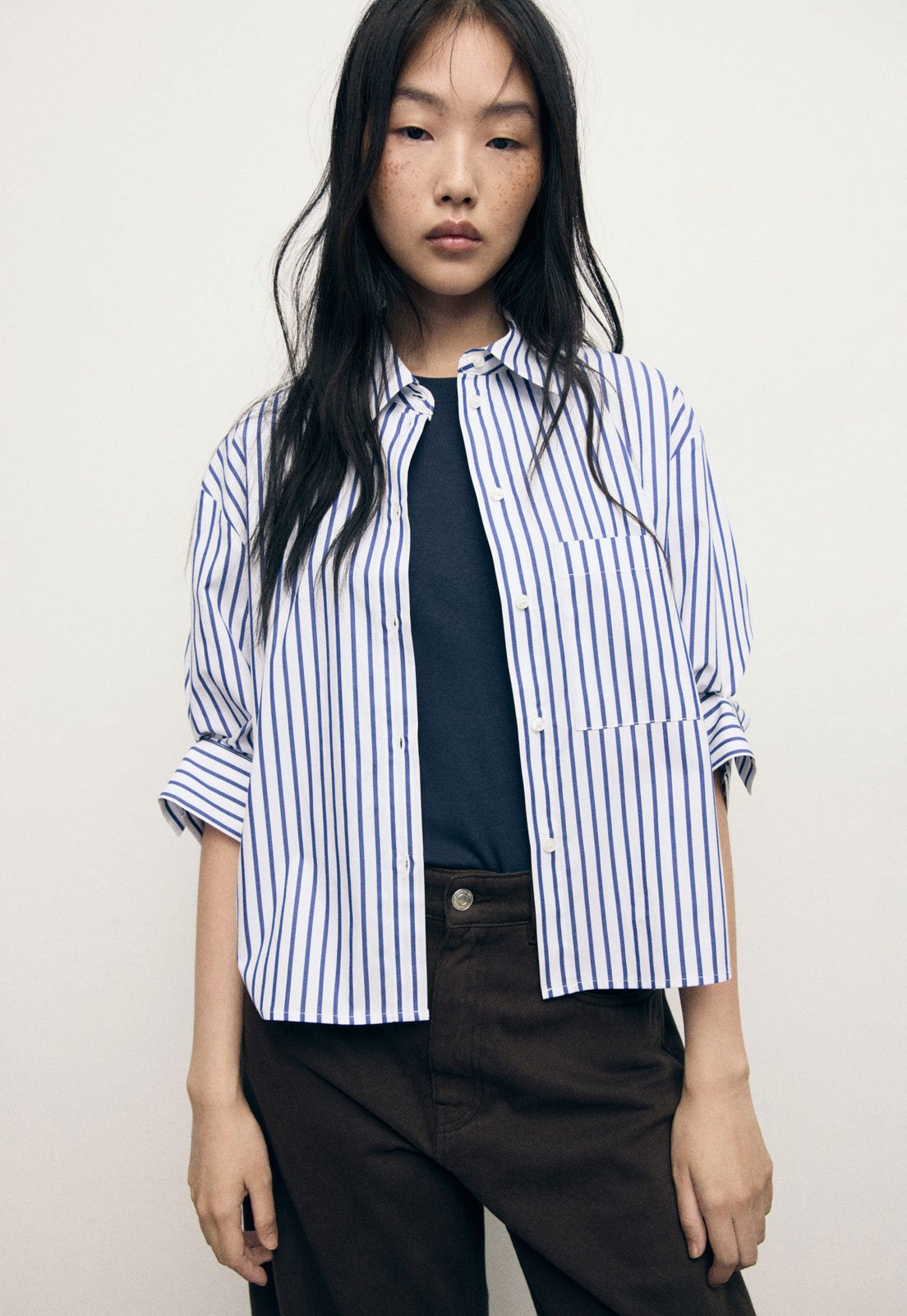 Camisa Feminina Mango Listrada Azul e Branco
