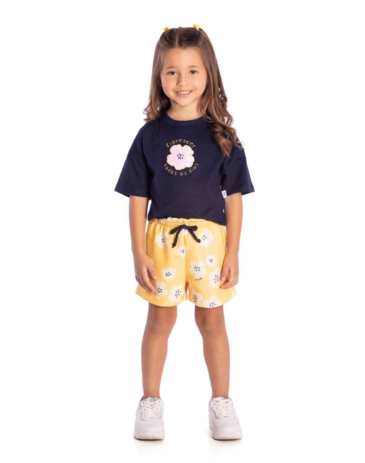 Infantil - Conj. blusa manga curta marinho + shorts floral amarelo