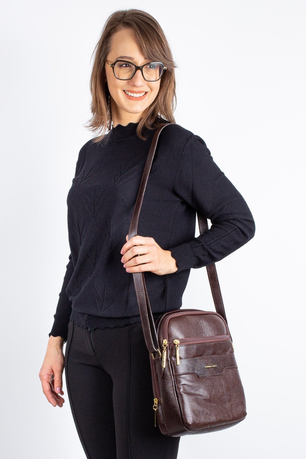 Vista 3 Bolsa Andrea Vinci Transversal De Couro Liso Com Divisórias Fernanda café Andrea Vinci café