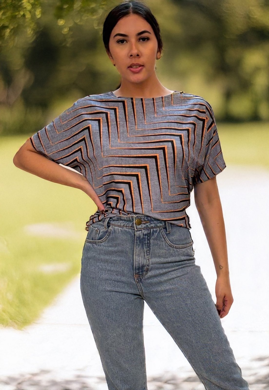Blusa Básica Morcego Malha Gola Canoa Manga Curta Murici