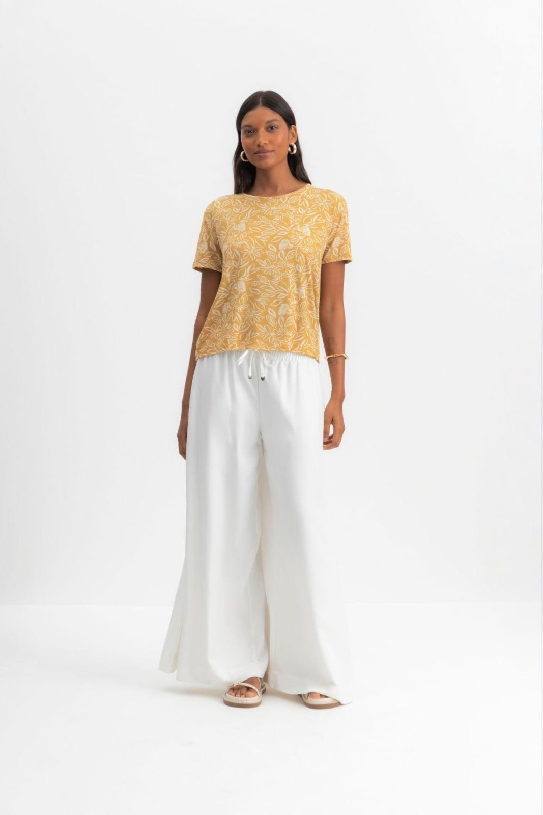 Vista 2 Blusa feminina floral Essendi amarelo Essendi amarelo