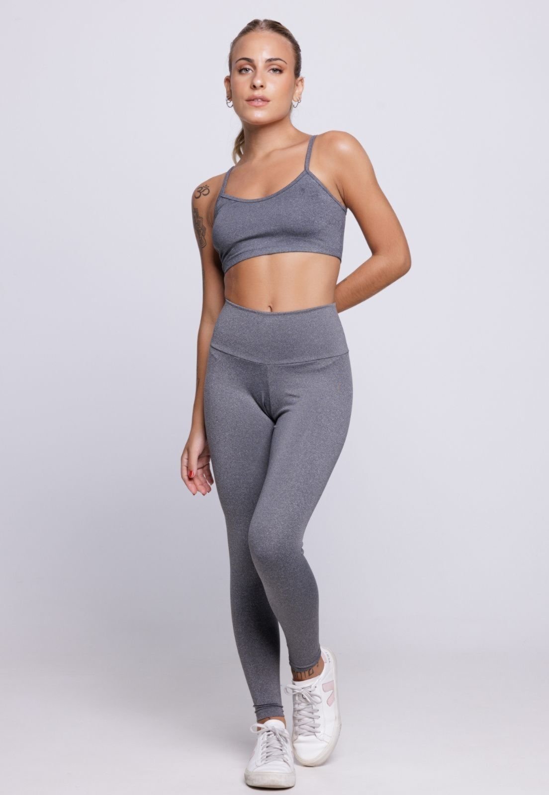 Conjunto Top e Calça Fitness Vekyo Alça Fina Nadador Cintura Alta Cinza